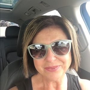 Meet your Posher, Pamela